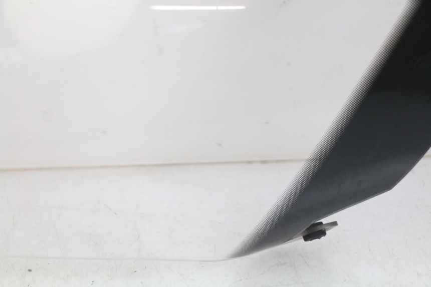 photo de SZYBA PRZEDNIA PEUGEOT CITYSTAR AIR 125 (2014 - 2017) - Widok z bliska