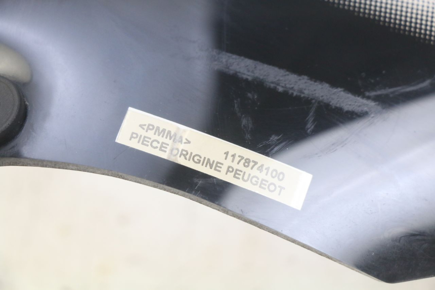 photo de SZYBA PRZEDNIA PEUGEOT CITYSTAR AIR 125 (2014 - 2017) - Oznaczenia i referencje