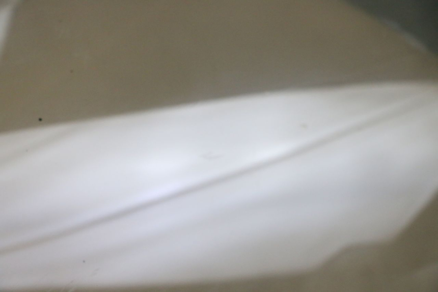 photo de SZYBA PRZEDNIA PEUGEOT CITYSTAR 50 (2013 - 2017) - Zoom stanu zużycia