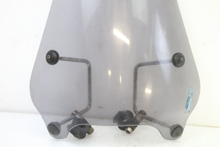 photo de SZYBA PRZEDNIA APRILIA CLASSIC 125 (1995 - 2001) - Zbliżenie techniczne