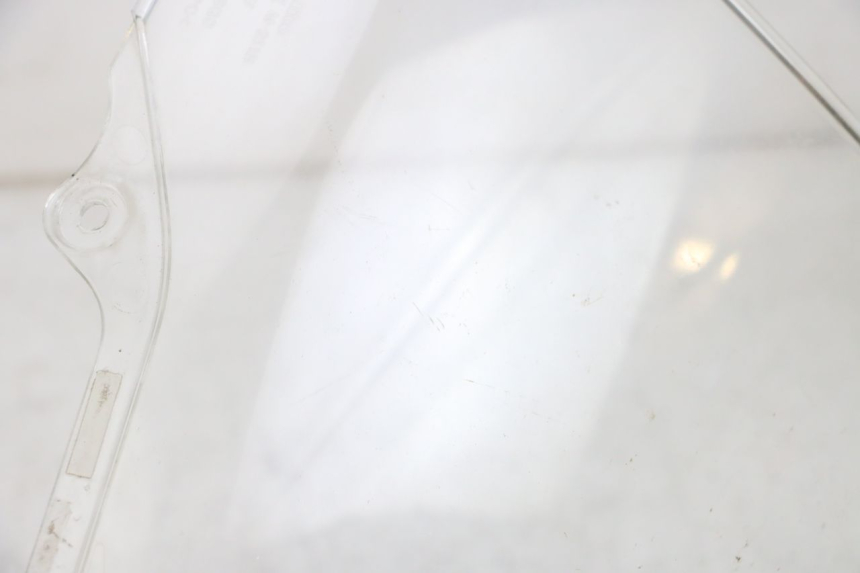 photo de SZYBA PRZEDNIA SUZUKI DL V STROM 1000 (2002 - 2007) - Szczegóły charakterystyczne