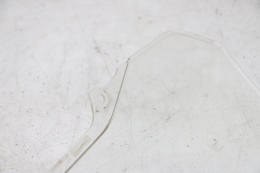 photo de SZYBA PRZEDNIA SUZUKI DL V STROM 1000 (2002 - 2007) - Kontrola wizualna