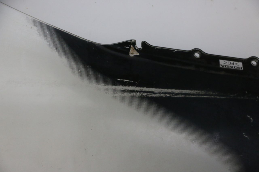 photo de SZYBA PRZEDNIA HONDA FES S-WING SWING ABS 125 (2007 - 2015) - Zbliżenie komponentów