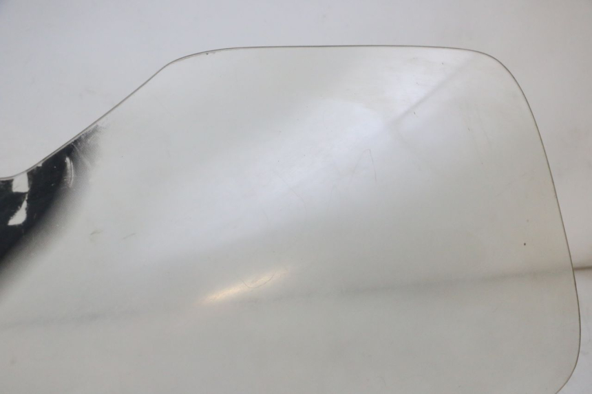 photo de SZYBA PRZEDNIA HONDA FES S-WING SWING ABS 125 (2007 - 2015) - Zbliżenie komponentów