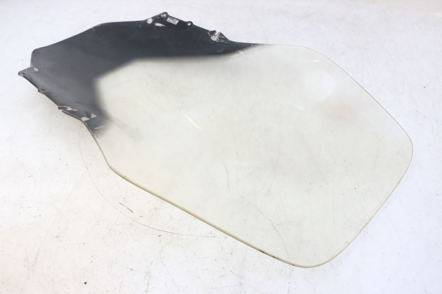 photo de SZYBA PRZEDNIA HONDA FES S-WING SWING ABS 125 (2007 - 2015) - Zoom stanu zużycia