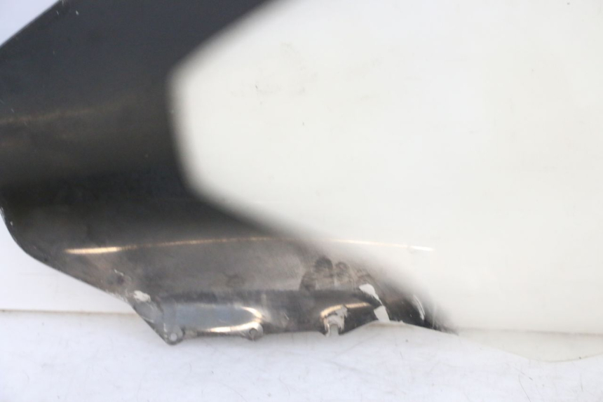 photo de SZYBA PRZEDNIA HONDA FES S-WING SWING ABS 125 (2007 - 2015) - Zbliżenie techniczne