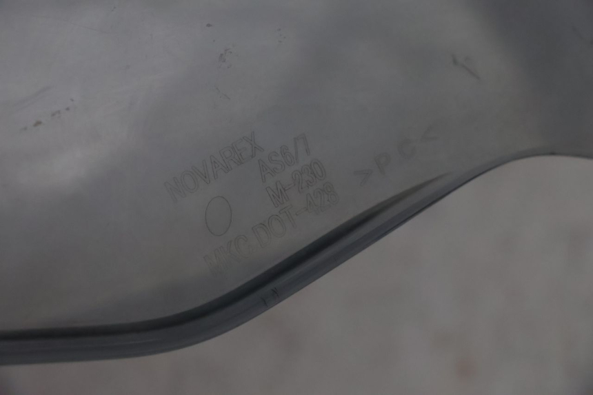 photo de SZYBA PRZEDNIA YAMAHA FZ8 800 (2010 - 2016) - Szczegóły charakterystyczne