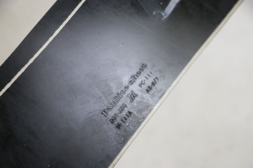 photo de SZYBA PRZEDNIA KAWASAKI GPX R WARBIRD 600 (1988 - 1993) - Szczegół części