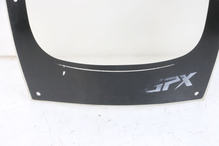 photo de SZYBA PRZEDNIA KAWASAKI GPX R WARBIRD 600 (1988 - 1993) - Widok z bliska