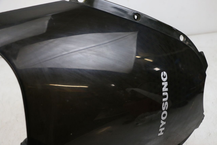 photo de SZYBA PRZEDNIA HYOSUNG GTR 125 (2006 - 2008) - Zoom stanu zużycia