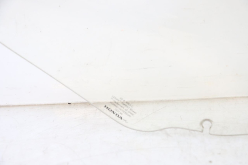 photo de SZYBA PRZEDNIA HONDA FORZA 125 (2021 - 2025) - Widok z bliska