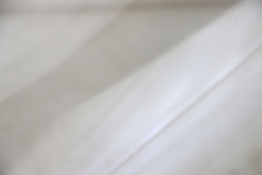 photo de SZYBA PRZEDNIA HONDA FORZA 125 (2021 - 2025) - Zoom stanu zużycia