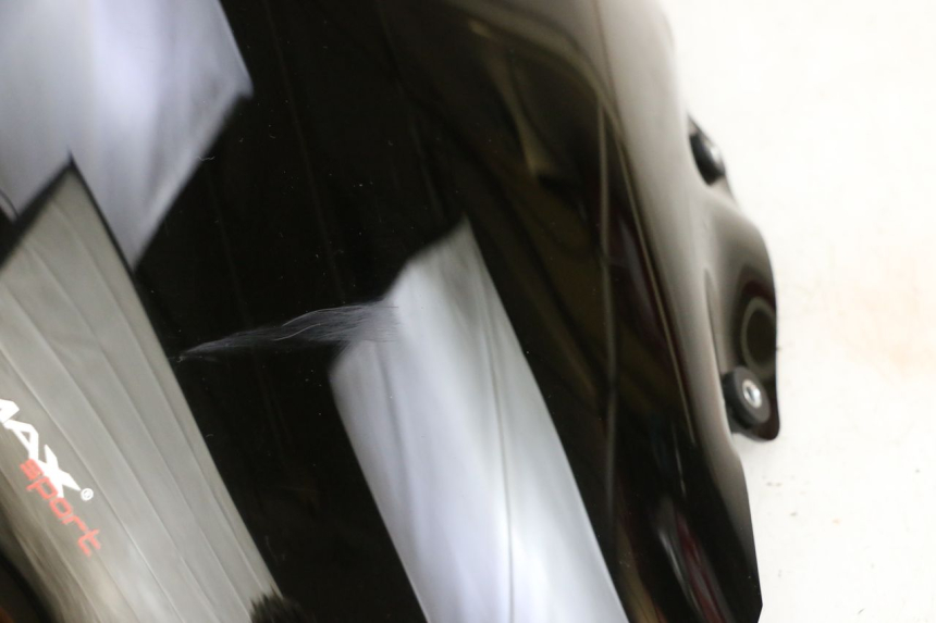 photo de SZYBA PRZEDNIA PIAGGIO MP3 HPE 300 (2019 - 2026) - Stan powierzchni