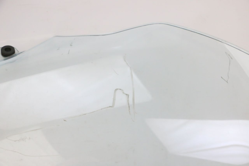 photo de SZYBA PRZEDNIA PIAGGIO MP3 500 (2011 - 2015) - Szczegóły charakterystyczne