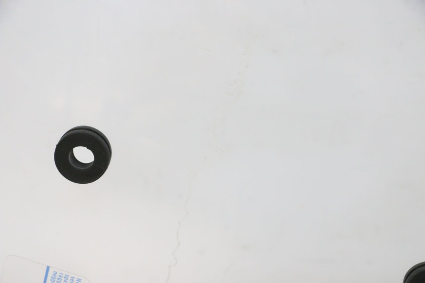 photo de SZYBA PRZEDNIA PIAGGIO NRG POWER PUREJET 50 (2018 - 2021) - Zbliżenie komponentów