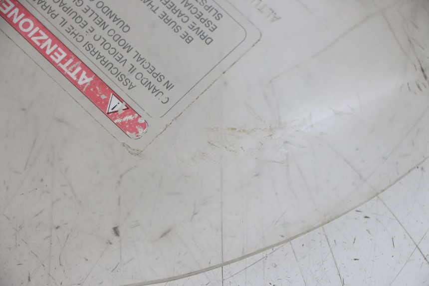 photo de SZYBA PRZEDNIA PIAGGIO VESPA LX IE 125 (2010 - 2012) - Inny kąt widzenia