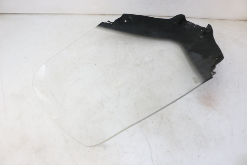 photo de SZYBA PRZEDNIA PEUGEOT SATELIS 125 (2010 - 2012) - Szczegół części