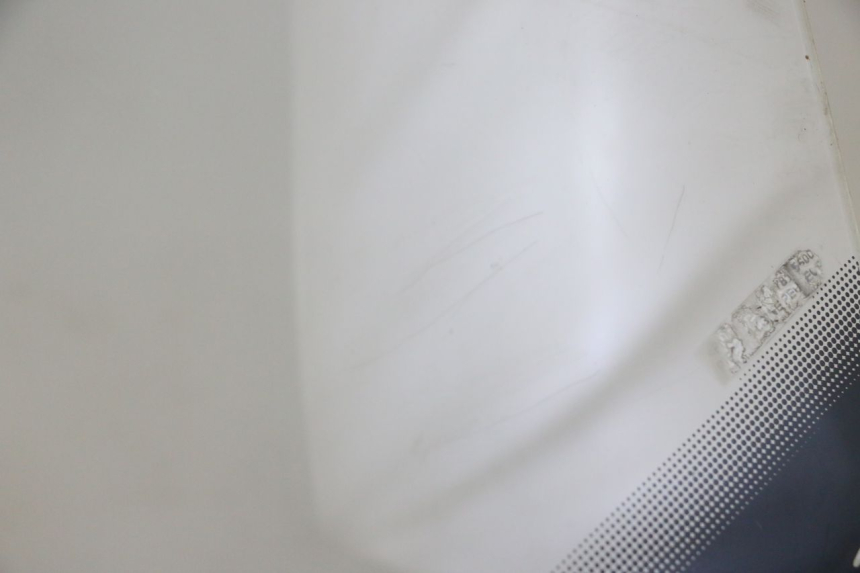 photo de SZYBA PRZEDNIA PEUGEOT SATELIS 125 (2010 - 2012) - Zbliżenie techniczne