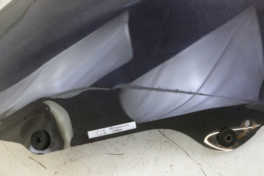 photo de SZYBA PRZEDNIA PEUGEOT SATELIS 125 (2013 - 2018) - Zbliżenie komponentów