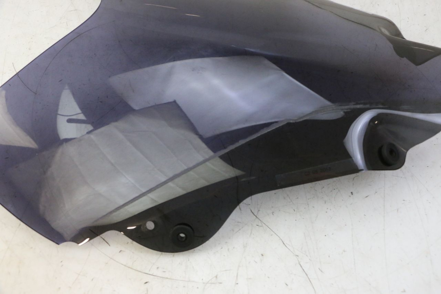 photo de SZYBA PRZEDNIA PEUGEOT SATELIS 125 (2013 - 2018) - Stan powierzchni