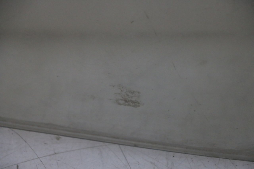 photo de SZYBA PRZEDNIA PEUGEOT SATELIS 125 (2006 - 2009) - Zbliżenie komponentów