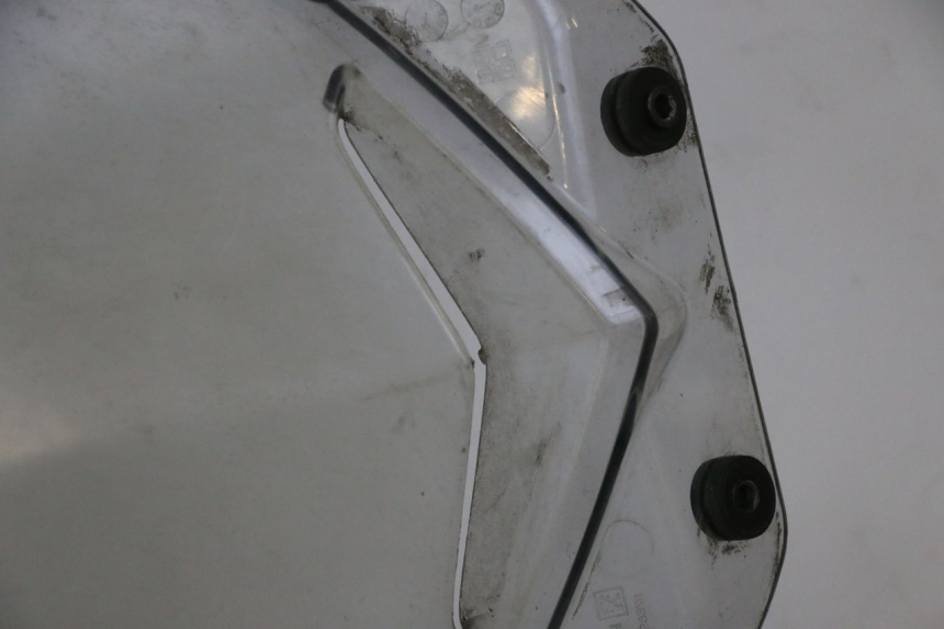 photo de SZYBA PRZEDNIA PEUGEOT SATELIS 125 (2006 - 2009) - Struktura - zbliżenie