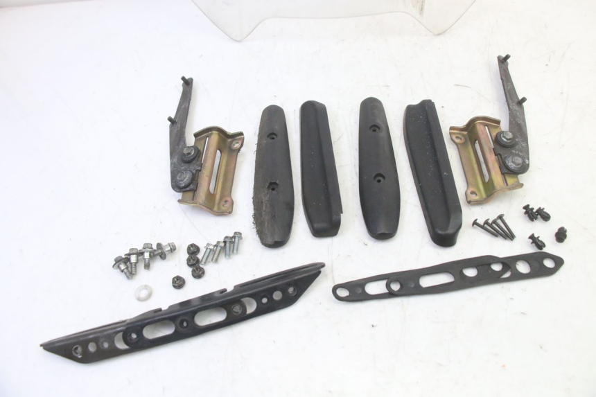 photo de SZYBA PRZEDNIA HONDA ST PAN EUROPEAN 1300 (2002 - 2013) - Inny kąt widzenia