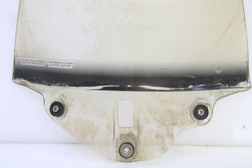photo de SZYBA PRZEDNIA PIAGGIO SUPER LX 125 (2000 - 2003) - Zoom stanu zużycia