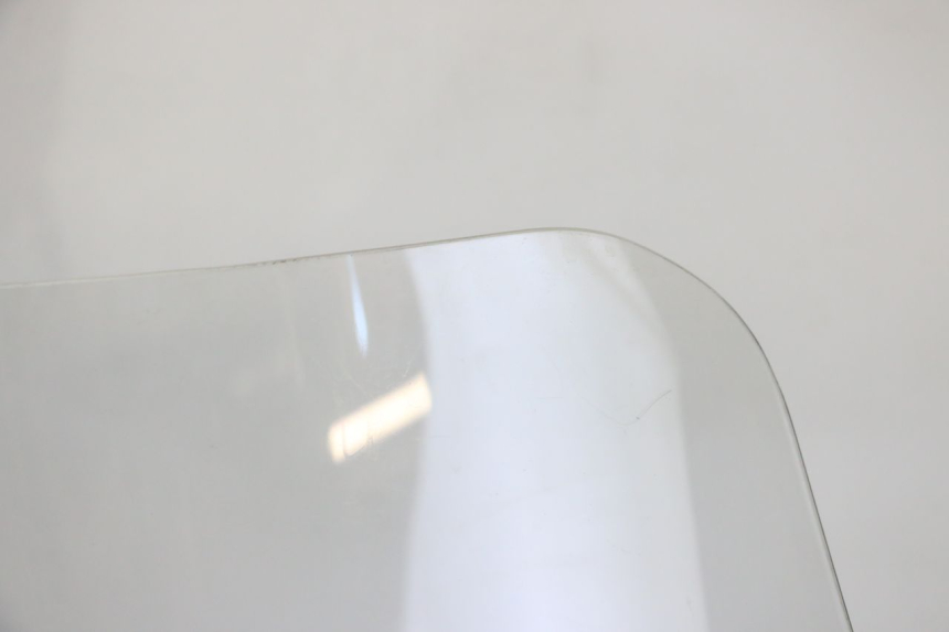 photo de SZYBA PRZEDNIA SUZUKI BURGMAN 125 (2018 - 2021) - Inny kąt widzenia