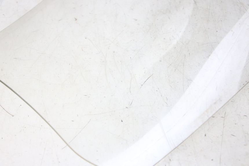 photo de SZYBA PRZEDNIA SUZUKI BURGMAN 125 (2015 - 2017) - Szczegóły charakterystyczne