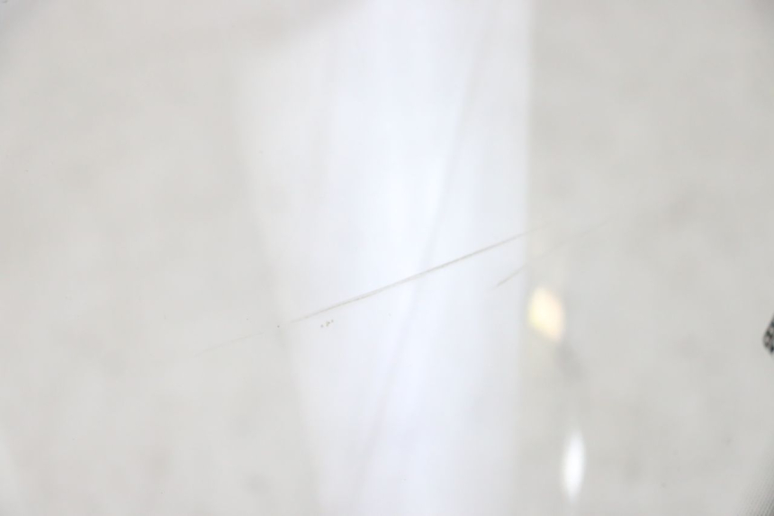 photo de SZYBA PRZEDNIA SUZUKI BURGMAN 125 (2015 - 2017) - Zbliżenie komponentów