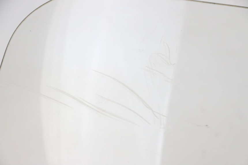 photo de SZYBA PRZEDNIA SUZUKI BURGMAN 125 (2015 - 2017) - Widok z bliska