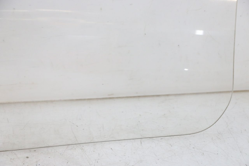 photo de SZYBA PRZEDNIA SUZUKI BURGMAN 125 (2015 - 2017) - Kontrola wizualna