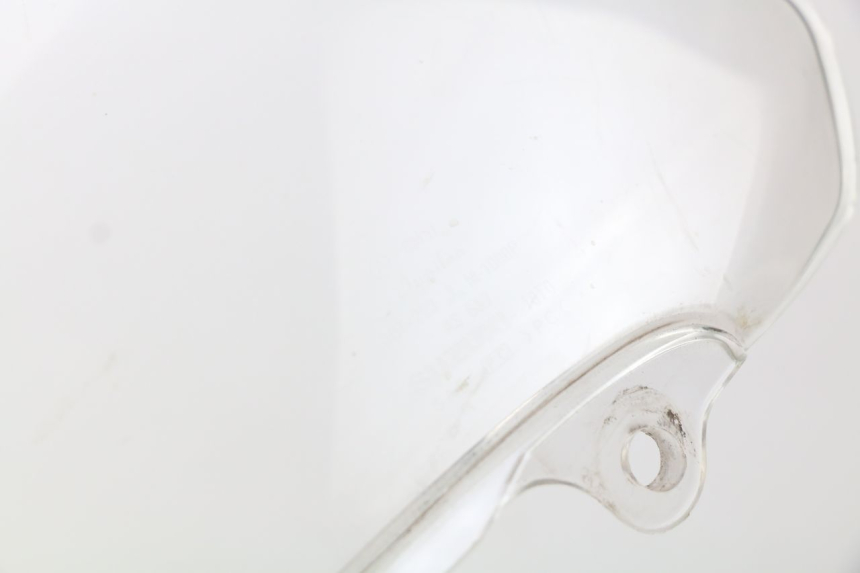 photo de SZYBA PRZEDNIA SUZUKI SV S 650 (1999 - 2002) - Zoom stanu zużycia