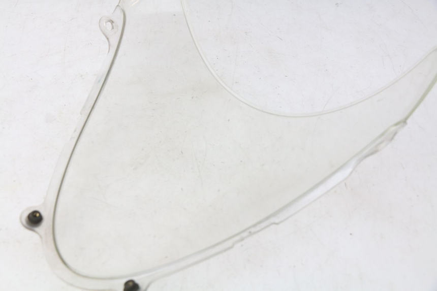 photo de SZYBA PRZEDNIA SUZUKI SV S 650 (1999 - 2002) - Zbliżenie techniczne