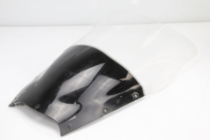 photo de SZYBA PRZEDNIA YAMAHA TDM ABS 900 (2002 - 2014) - Zbliżenie techniczne