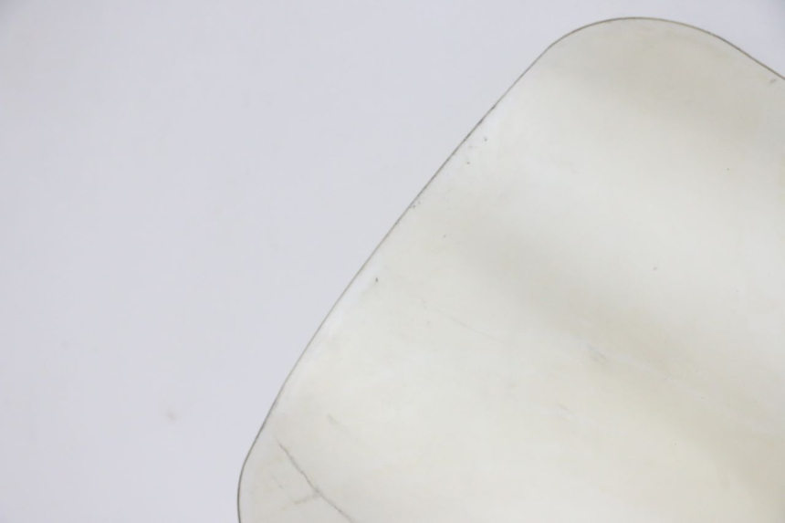 photo de SZYBA PRZEDNIA SUZUKI UH BURGMAN 125 (2002 - 2006) - Zbliżenie komponentów