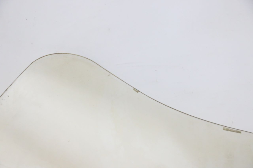 photo de SZYBA PRZEDNIA SUZUKI UH BURGMAN 125 (2002 - 2006) - Widok z bliska