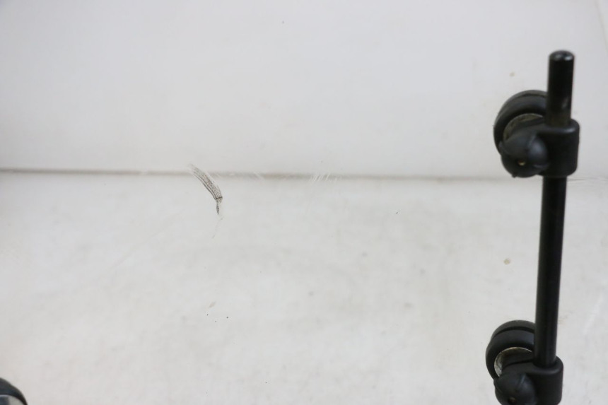 photo de SZYBA PRZEDNIA BEELINE VELOCE 4T 50 (2011 - 2020) - Zoom stanu zużycia