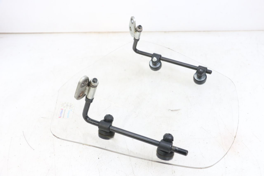 photo de SZYBA PRZEDNIA BEELINE VELOCE 4T 50 (2011 - 2020) - Stan powierzchni