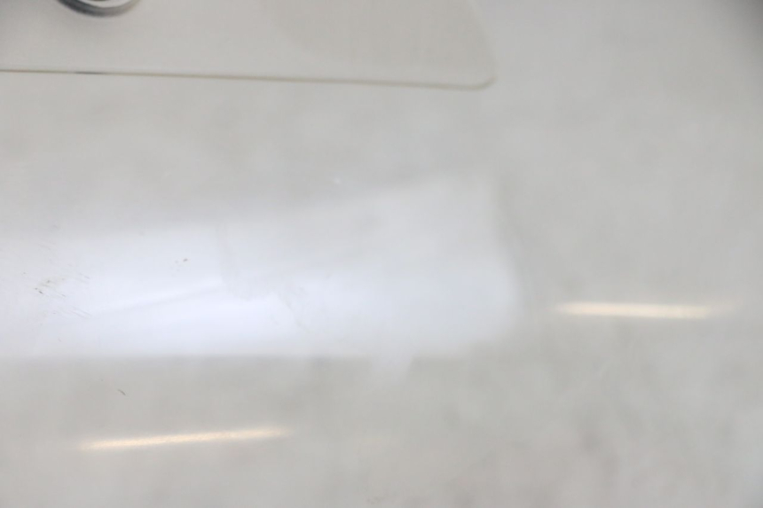 photo de SZYBA PRZEDNIA KAWASAKI VERSYS ABS 650 (2015 - 2018) - Zbliżenie komponentów