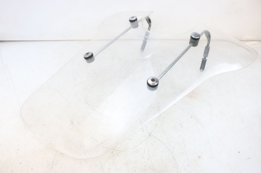 photo de SZYBA PRZEDNIA PIAGGIO VESPA GTS SUPER IE 125 (2009 - 2016) - Szczegóły charakterystyczne