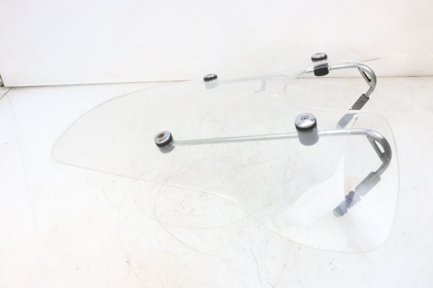 photo de SZYBA PRZEDNIA PIAGGIO VESPA GTS SUPER IE 125 (2009 - 2016) - Zbliżenie komponentów