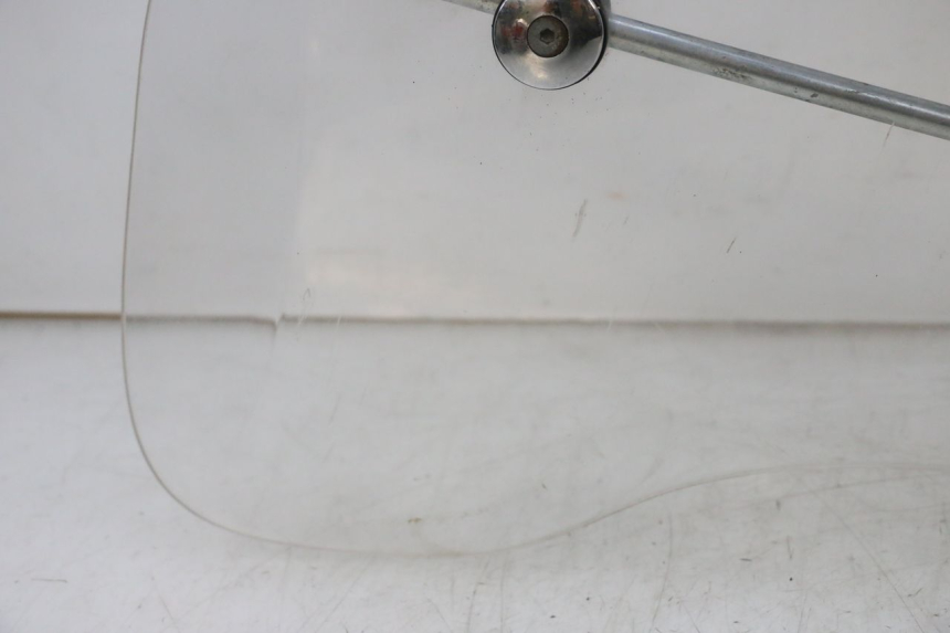 photo de SZYBA PRZEDNIA PIAGGIO VESPA GTS SUPER IE 125 (2009 - 2016) - Zoom jakości