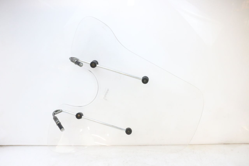 photo de SZYBA PRZEDNIA PIAGGIO VESPA GTS SUPER IE 125 (2009 - 2016) - Punkty mocowania