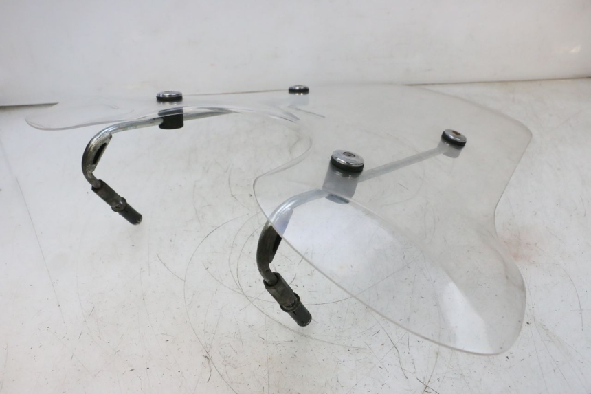 photo de SZYBA PRZEDNIA PIAGGIO VESPA GTS SUPER IE 125 (2009 - 2016) - Stan powierzchni