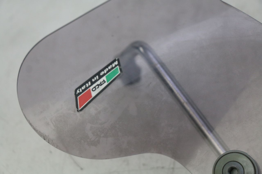 photo de SZYBA PRZEDNIA PIAGGIO VESPA SPRINT 2T 50 (2014 - 2018) - Szczegóły charakterystyczne