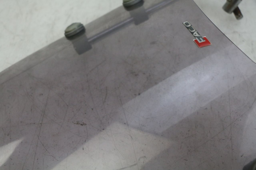 photo de SZYBA PRZEDNIA PIAGGIO VESPA SPRINT 2T 50 (2014 - 2018) - Część sprawdzona