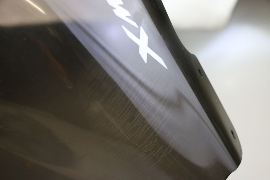 photo de SZYBA PRZEDNIA YAMAHA X-MAX XMAX 125 (2010 - 2013) - Zbliżenie techniczne