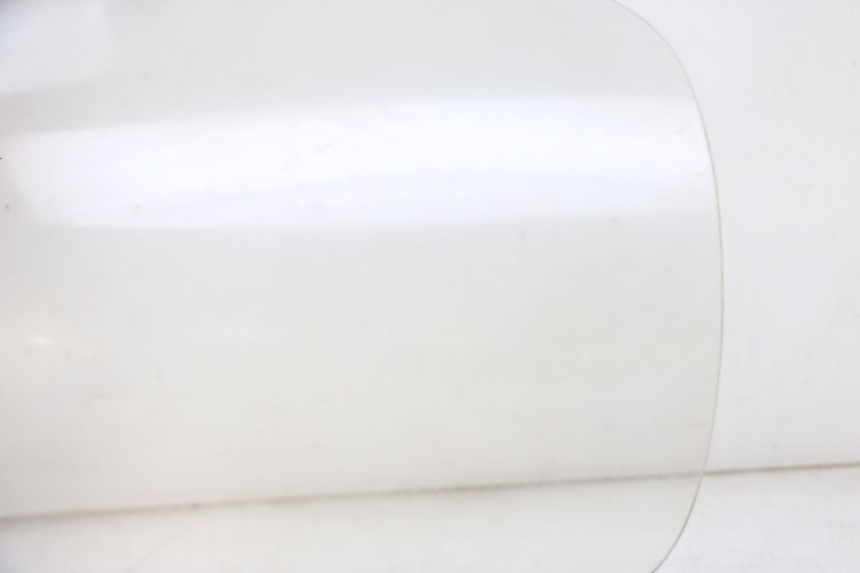 photo de SZYBA PRZEDNIA YAMAHA X-MAX XMAX 125 (2010 - 2013) - Struktura - zbliżenie